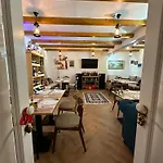 Chestnut Hill Szálloda Bajram Curri