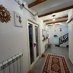 Chestnut Hill Szálloda Bajram Curri