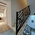 Chestnut Hill Szálloda Bajram Curri