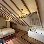 Chestnut Hill 3*