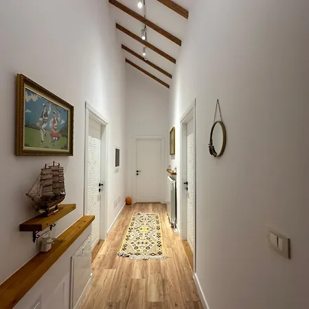 Chestnut Hill Hotel Bajram Curri