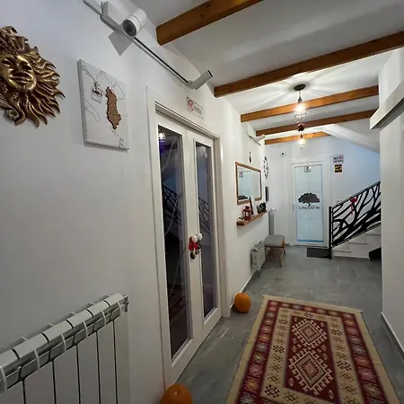 Chestnut Hill Szálloda Bajram Curri