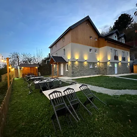 Chestnut Hill Hotell 3*