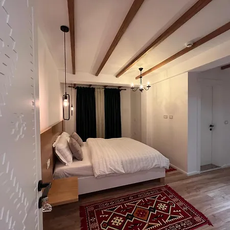 Hotel Chestnut Hill Bajram Curri