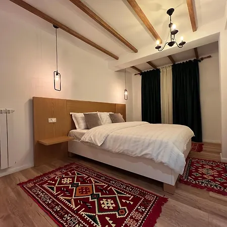 Chestnut Hill Hotell Bajram Curri
