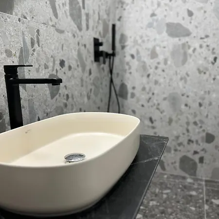 Szálloda Chestnut Hill Bajram Curri