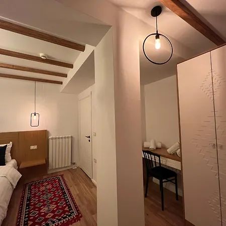Hotell Chestnut Hill Bajram Curri