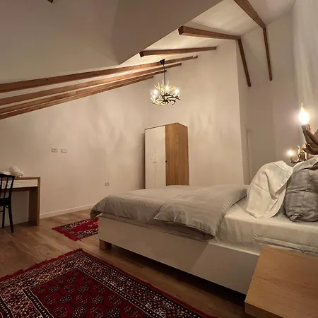 Chestnut Hill Szálloda Bajram Curri