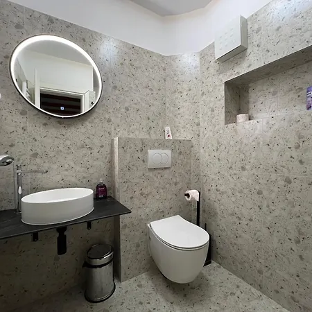 Chestnut Hill Hotel Bajram Curri