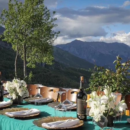 Hotell Chestnut Hill Bajram Curri