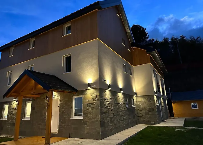 Chestnut Hill Hotel Bajram Curri