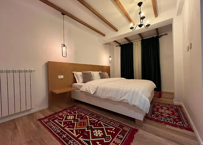 Chestnut Hill Hotel Bajram Curri