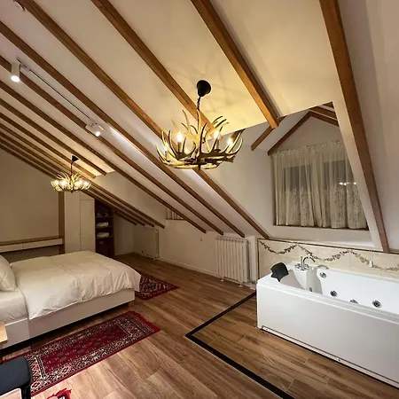 Chestnut Hill 3*