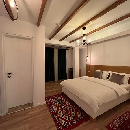 Chestnut Hill 3* Bajram Curri