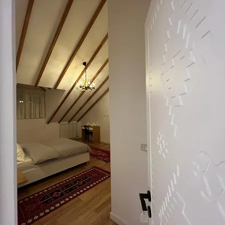 Chestnut Hill Hotel 3*