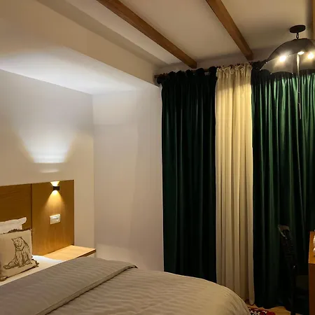 Chestnut Hill Hotel 3*