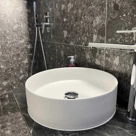 Chestnut Hill Hotel 3*