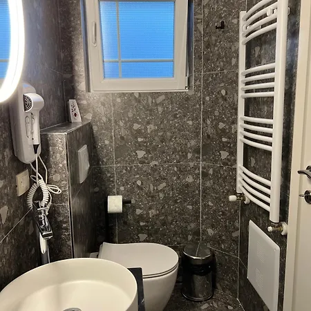 Chestnut Hill Hotel Bajram Curri